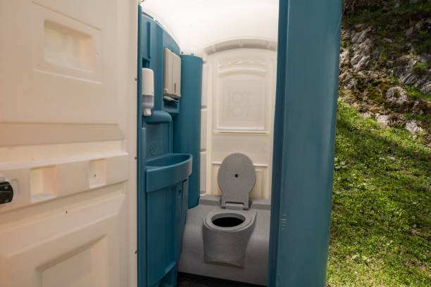 Best Luxury portable toilet rental  in Kelso, WA